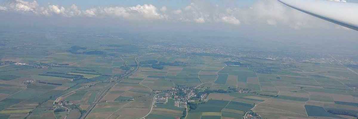 Flugwegposition um 10:46:32: Aufgenommen in der Nähe von Gemeinde Markersdorf-Haindorf, Österreich in 1136 Meter